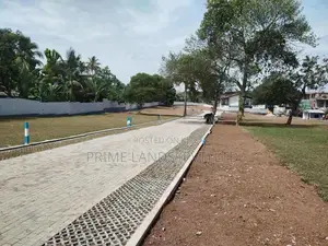 බොරලැස්ගමුව ගංගාරාම පාරෙන් බිම් කොටස් විකිණීමට