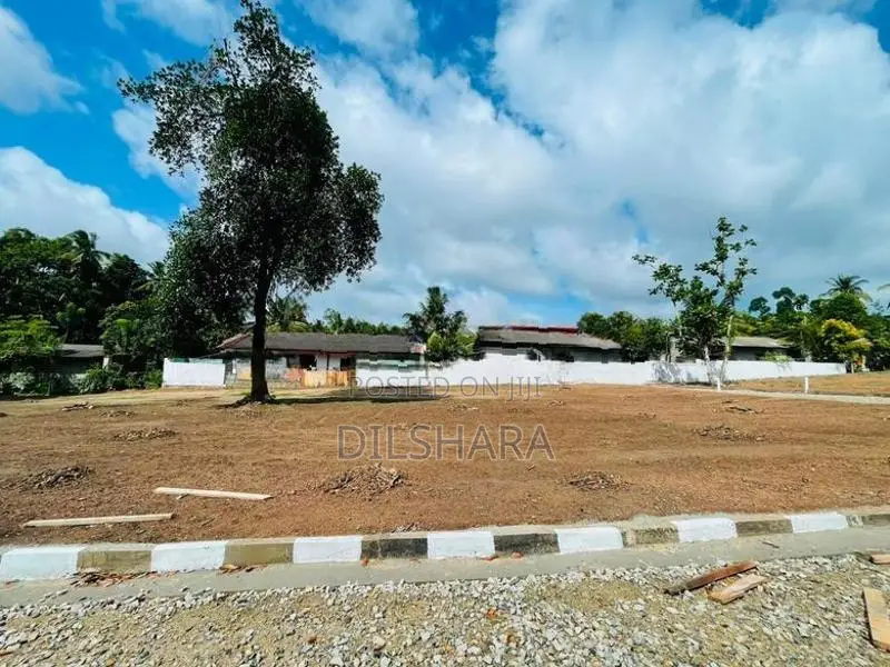 Gampaha Udugampola Land for Sale