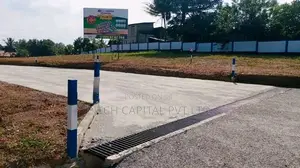 122 මාර්ගයට මුහුණලා කලුඅග්ගලින් වටිනා බිම් කොටසක්