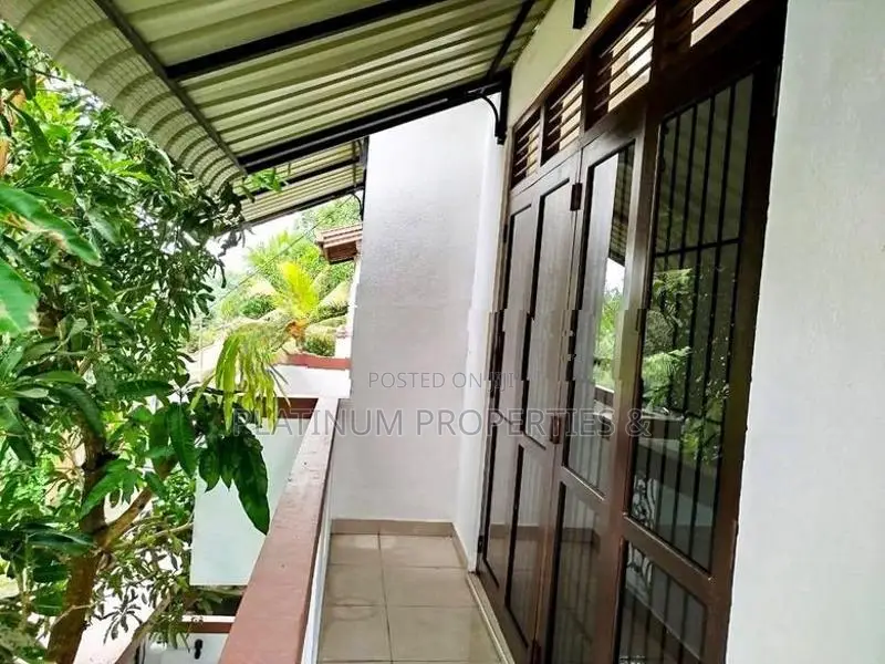 3-Story Luxury House For Sale In Piliyandala