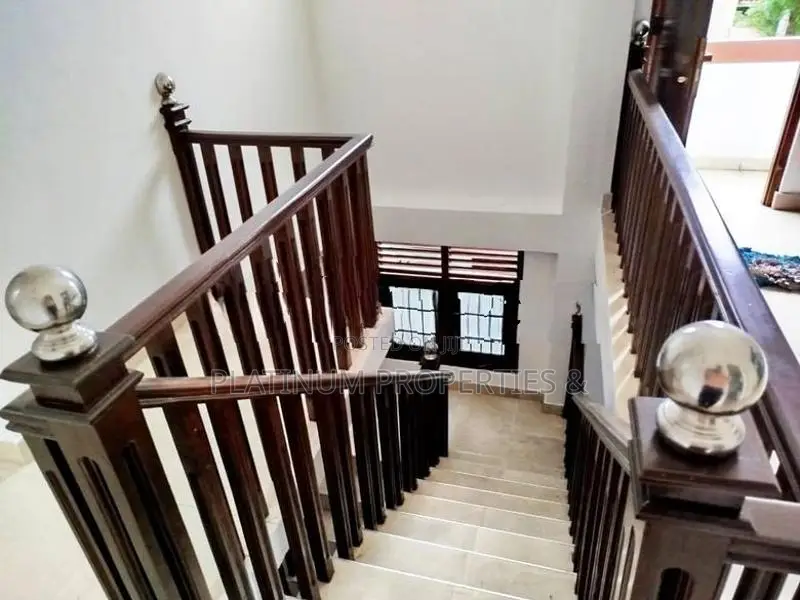 3-Story Luxury House For Sale In Piliyandala