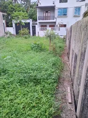 Land Sale in Hokandara
