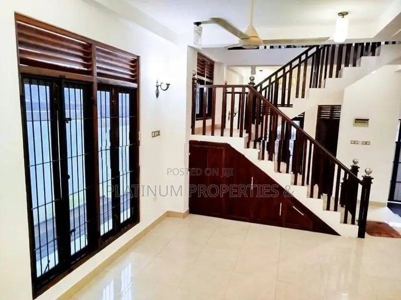 3-Story Luxury House For Sale In Piliyandala