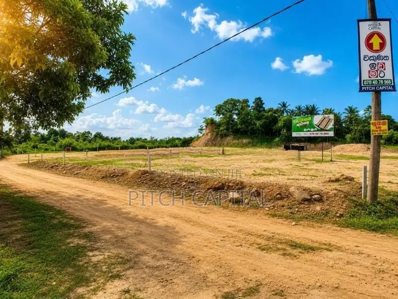 219 හෝමාගම හංවැල්ල බස් පාරට මායිම්ව විකිණීමට ඉඩම්