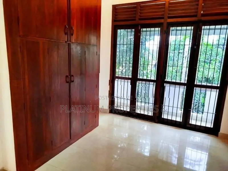 3-Story Luxury House For Sale In Piliyandala
