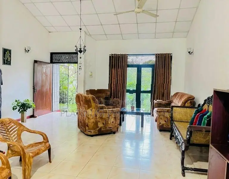 15.5 Perch Land With 5 Bedroom House For Sale In Kotte Thalawatugoda