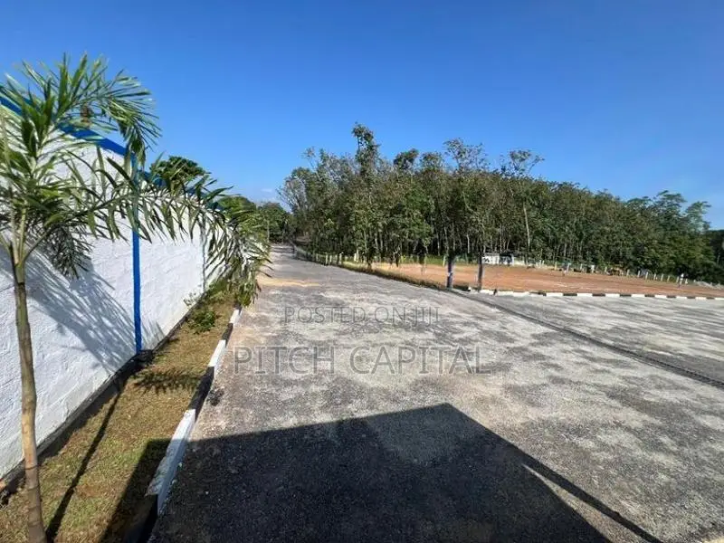 Highlel road face land plot kosgama