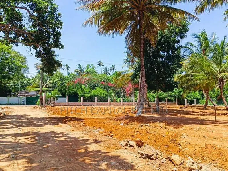 Valuable Coastal Land for Sale in Midigama
