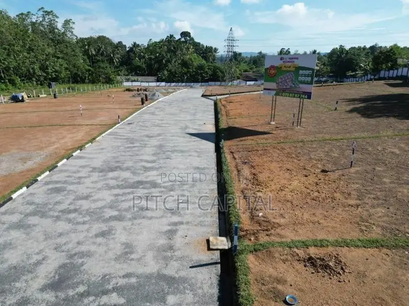 කළුඅග්ගල ප්‍රදේශයෙන් අගනා ඉඩමක්