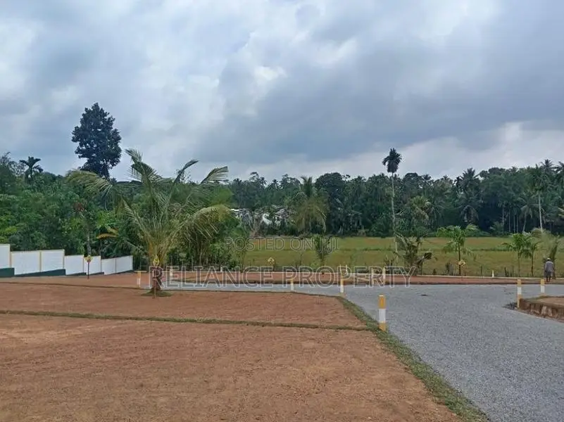 High Residential Land for Sale at Homagama