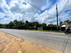 High-level Road Facing 213 Perch Land For Sale In Padukka Meepe