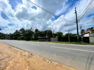 High-level Road Facing 213 Perch Land For Sale In Padukka Meepe
