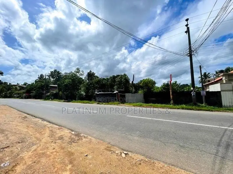 High-level Road Facing 213 Perch Land For Sale In Padukka Meepe