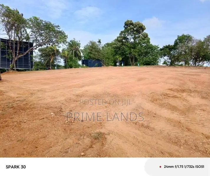 Land for Sale Navil Fanandu Hospita