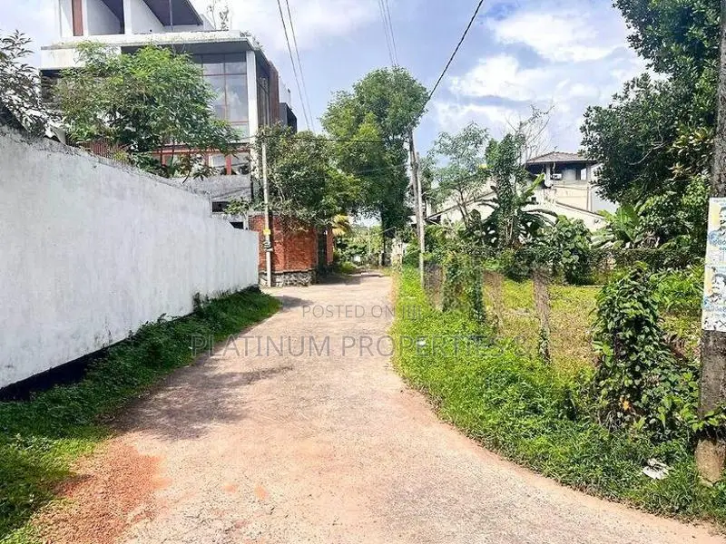 Highly Residential 17 P Land for Sale in Battaramulla Wickramasinghepu