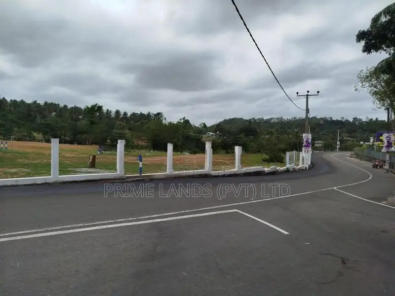 හෝමාගම බෙරුකැටිය බිම් කොටස් විකිණීමට