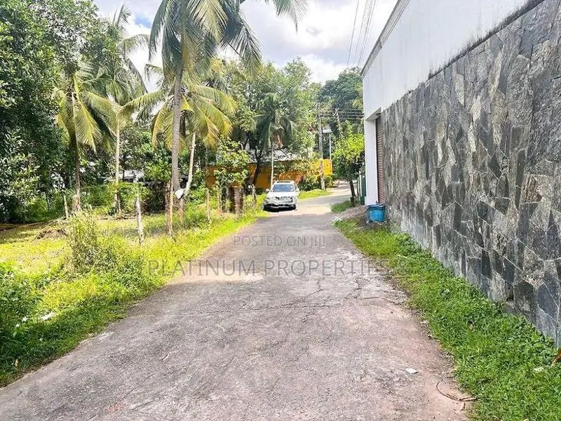 Highly Residential 17 P Land for Sale in Battaramulla Wickramasinghepu