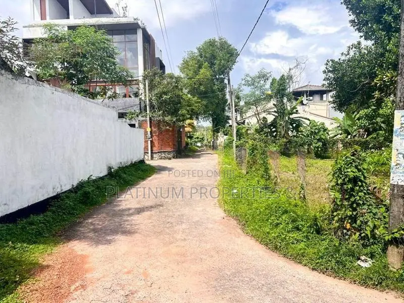 Highly Residential 17 P Land for Sale in Battaramulla Wickramasinghepu