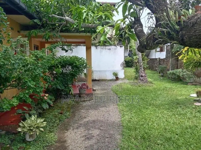 Land for Sale in Boralasgamuwa Town