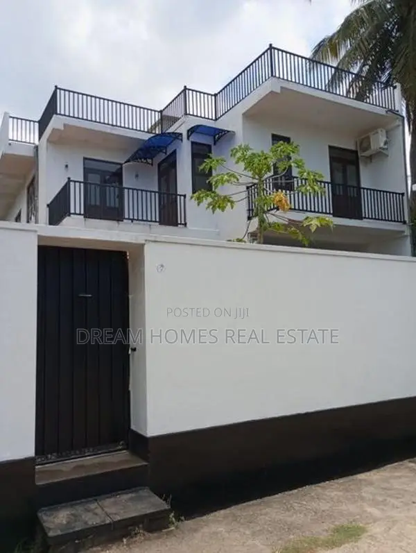 Modern 2-Storey House for Sale – Kahapola, Piliyandala