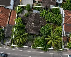 19 Perches land with old house for sale in Dehiwela (C7-10435)