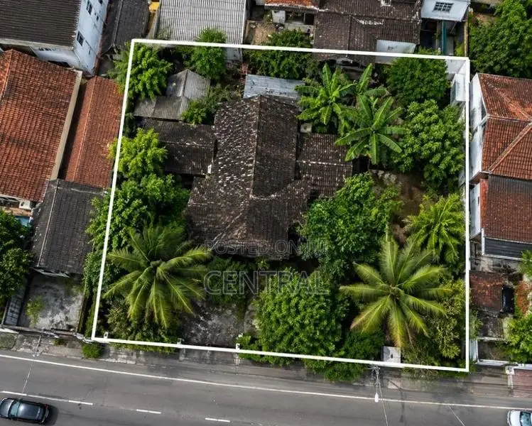 19 Perches land with old house for sale in Dehiwela (C7-10435)