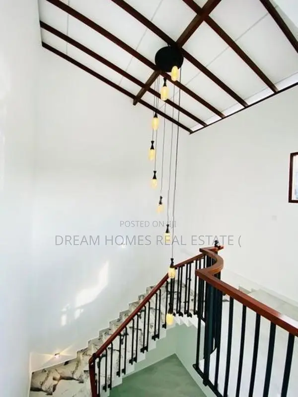 4 Bedroom House Near Millennium City Athurugiriya