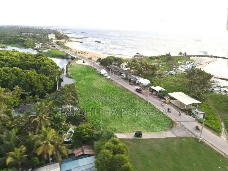 Tourist Land for Sale in Uswetakeiyawa
