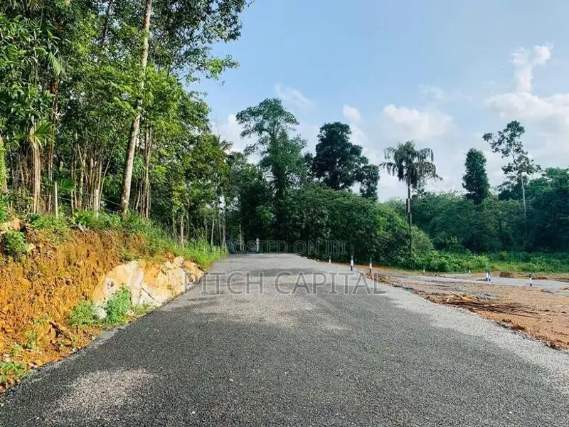 Luxury Land In Hadapangoda