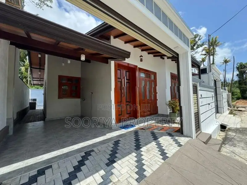 Luxury Brand New House for Sale in Piliyandala