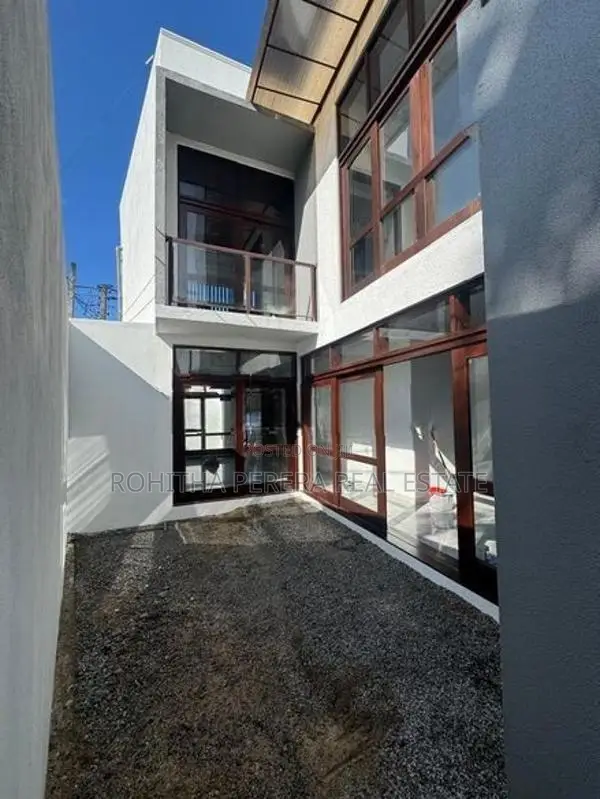 Brand New Modern 5Br House for Rent at Malabe
