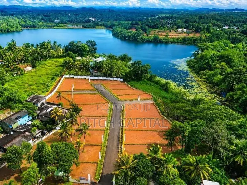 Luxury Land In Uyanwatta
