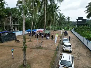 සියලුම පහසුකම් සමගින් වටිනා ඉඩමක් විකිණීමට - අතුරුගිරියෙන්