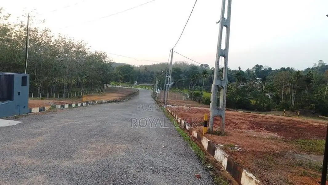 මීගොඩ ආටිගලින් ඉඩමක්