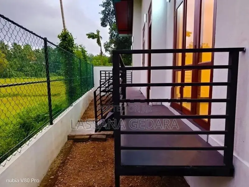කඩවත ගනේමුල්ල රාගම ට සුඛෝපභෝගී තනි මහල් නිවස විකිණීමට