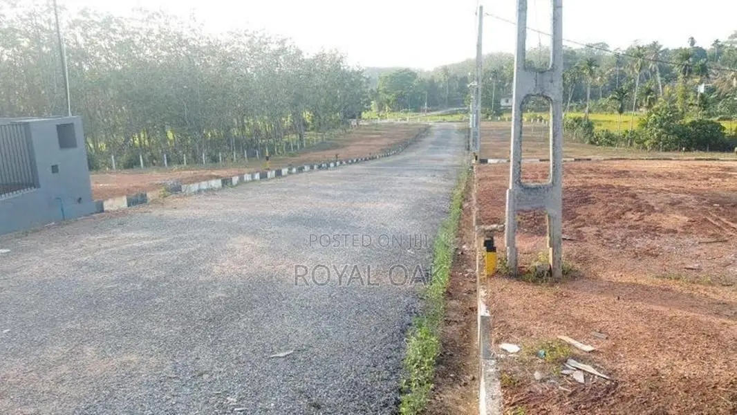 මීගොඩ ආටිගලින් ඉඩමක්