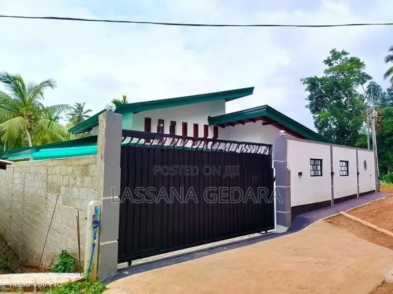 Beautiful Location with Brand new Single House for sale in Ragama