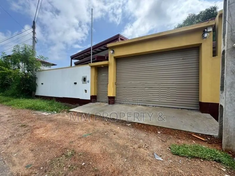 Brand New modern valuable House Sale in Diyagama