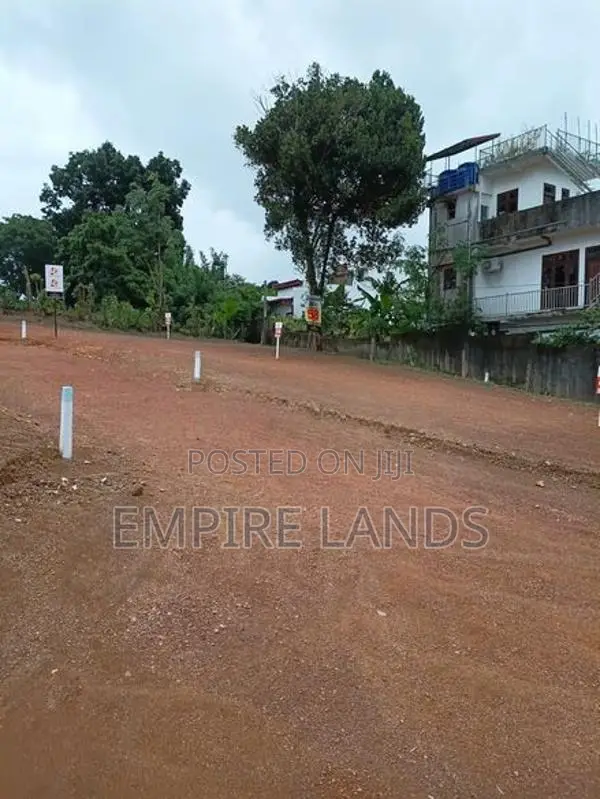 පොල්ගස්ඕවිට 120 බස් පාරට ඇවිදින දුරින් පදිංචියට බිම් කොටස්