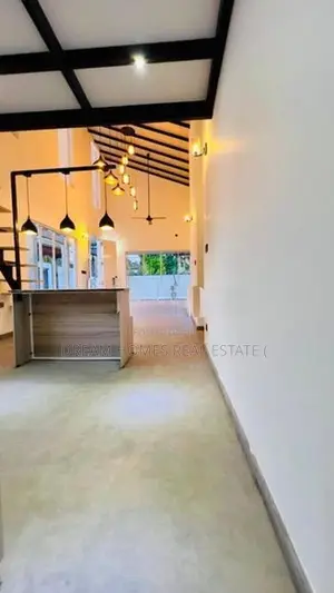 Stylish 2BR Modern Home with Courtyard – Athurugiriya