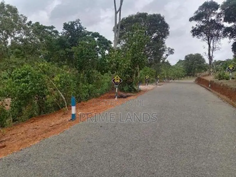 අම්බලන්ගොඩ නගර සභා සීමාවෙන් බිම් කොටස් කිහිපයක්
