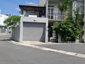 Luxury 2-Storey House for Rent – Prime Urban Art, Kottawa