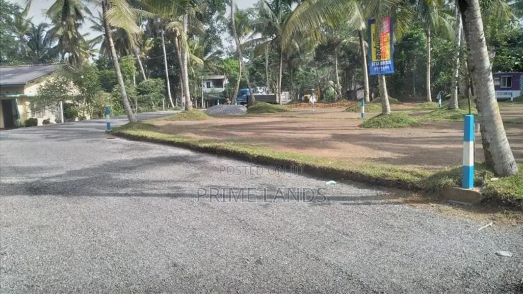 Athurugiriya Residential Land for Sale in Boralugoda Rd