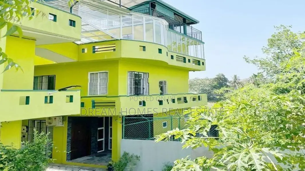 Luxury Fully Furnished 2 Story House for Rent Piliyandala