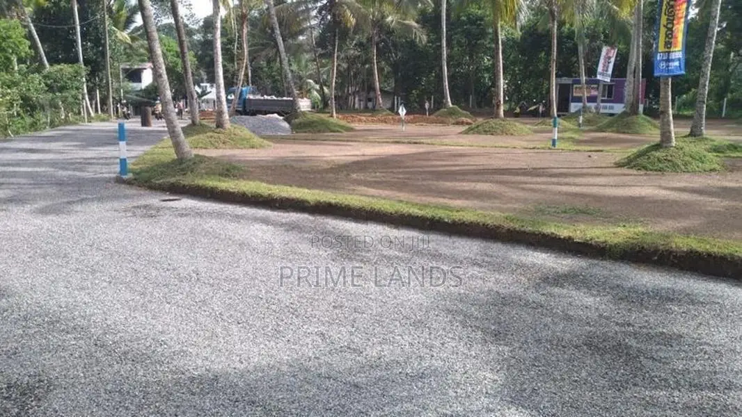 Athurugiriya Residential Land for Sale in Boralugoda Rd