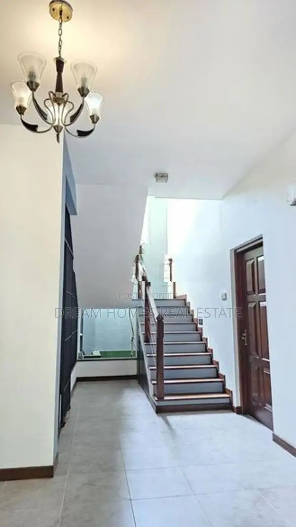 Luxury Modern 3-Storey House for Sale – Nawinna, Udahamulla