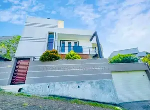 Luxury Home for Sale in Kaduwela