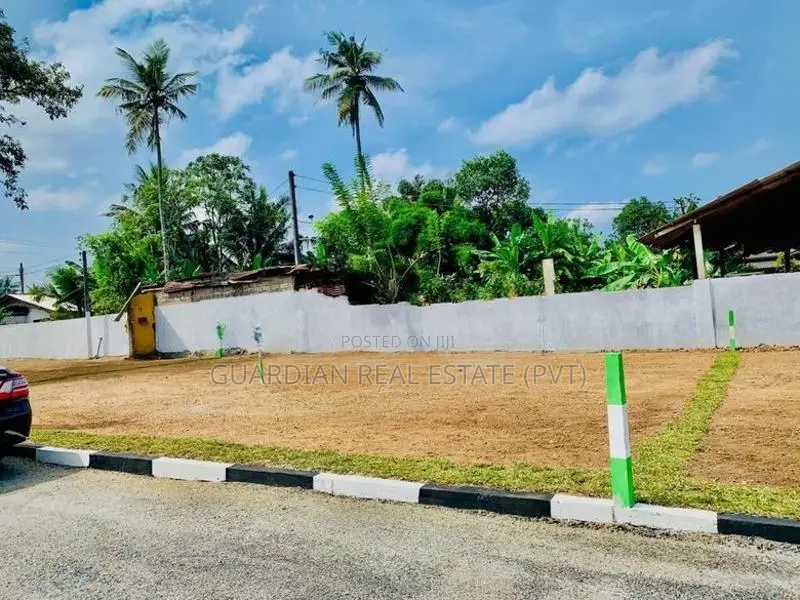 Luxury Land Plots for Sale in Athurugiriya