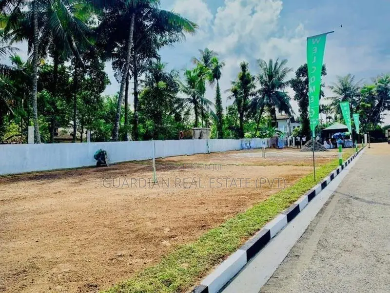 Luxury Land Plots for Sale in Athurugiriya