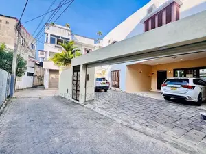 3-Storey Family Home with Rooftop Terrace – Kalubowila